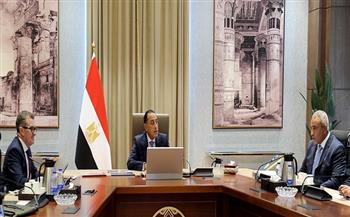 رئيس الوزراء يتابع مع وزير التخطيط والتنمية الاقتصادية تطورات الاقتصاد المصري وتنفيذ الخطة الاستثمارية