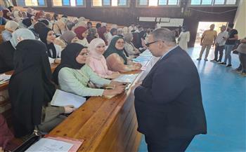 رئيس جامعة كفر الشيخ يواصل تفقد الكشف الطبي للطلاب الجدد