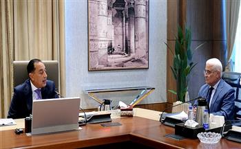 مدبولي يتابع الموقف التنفيذي لفض التشابكات المالية بين "القابضة للغزل والنسيج" و"القومية للتأمين الاجتماعي"