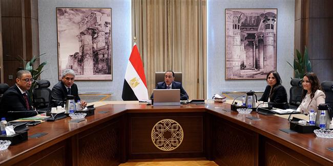 رئيس الوزراء يتابع مستجدات مشروع إعادة إحياء منطقة "نزلة السمان"