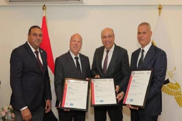 وزير الطيران المدني يشهد حصول مصر للطيران للخدمات الأرضية على 3 اعتمادات دولية في الجودة والسلامة والبيئة