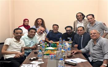 رئيس البيت الفني للمسرح يجتمع بمديري الفرق في «مسرح مصر» لمتابعة خطط الإنتاج وتطوير آليات العمل