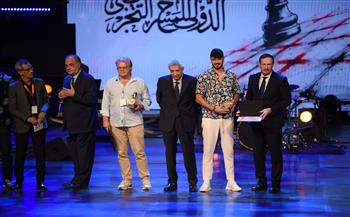 مهرجان القاهرة للمسرح الدولي التجريبي 33| تتوّيج التونسي طاهر عيسى بجائزة أفضل مخرج عن عرض «لا موضى» 