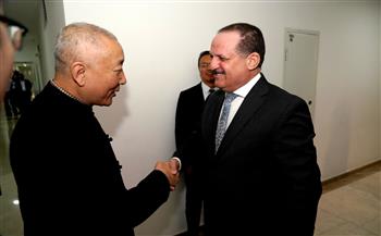 العزازي يبحث مع نائب وزير الثقافة والسياحة الصيني تعزيز التعاون الثقافي بين مصر والصين