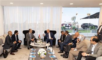 وزير الطيران المدني يلتقي المدير الإقليمي لمؤسسة التمويل الدولية (IFC) 