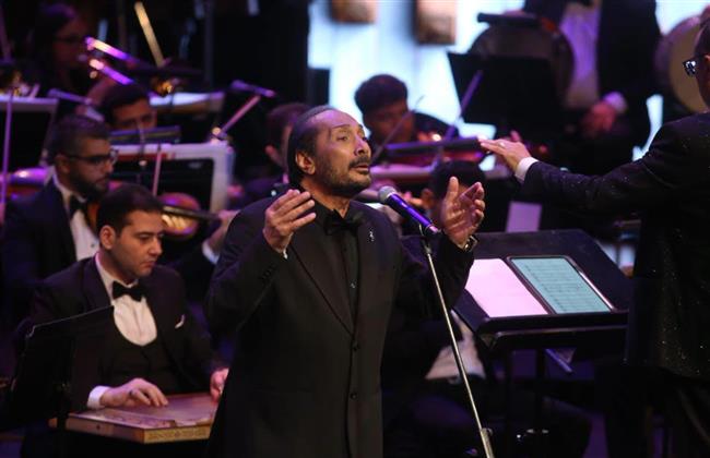 علي الحجار يروى ملامح مسيرته مع عمر خيرت في 100 سنة غنا بالأوبرا