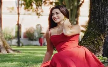 يارا السكري تخطف الأنظار في مهرجان فينيسيا السينمائي