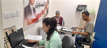 محافظ قنا يوجه بالاستمرار في تسيير القوافل الطبية المجانية لجميع القرى والنجوع