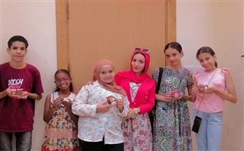 ورشة تشكيلات بالطين الأسواني بقصر ثقافة الأنفوشي