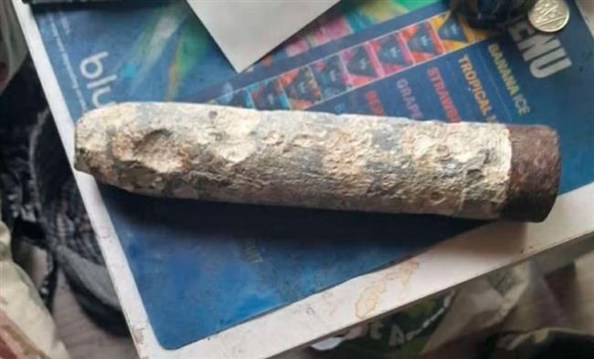 احتفظ بها 10 سنوات.. الذكاء الاصطناعي ينقذ بريطانيًا من قنبلة في منزله