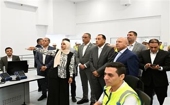 تنفيذًا لتوجيهات الرئيس.. مدبولي يتفقد مشروعات النقل الجماعي بالقاهرة والجيزة