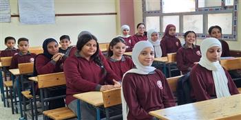 محافظو الجمهورية يتابعون انتظام سير العملية التعليمية بعدد من المدارس في أول أيام العام الدراسي الجديد
