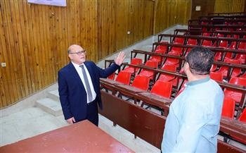رئيس جامعة سوهاج يتفقد المدرجات والقاعات الدراسية ويوجه بسرعة الانتهاء من أعمال الصيانة قبل بدء الدراسة