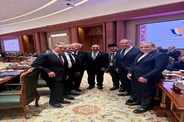وزير الخارجية يلتقي نظراءه من الصين وروسيا وإيران وإندونيسيا وكازاخستان والهند على هامش قمة البريكس