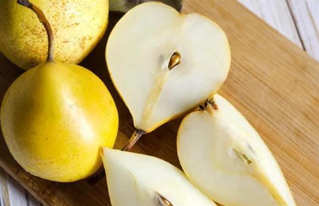 ماذا يحدث لجسمك عند تناول الكمثرى يوميا؟... تقرير يجيب 