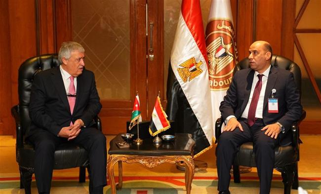 وزير العمل يبحث مع نظيره الأردني أوضاع العمالة المصرية في المملكة وتعزيز التعاون المشترك