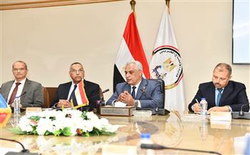 جمبلاط يستقبل سفيرة رومانيا.. وشركات الإنتاج الحربي تفتح آفاق التعاون الثنائي