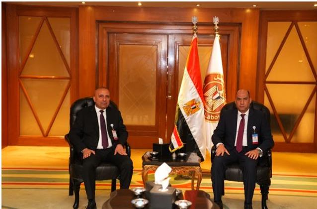 وزير العمل يلتقي رئيس الوفد العراقي لبحث التعاون في التدريب المهني وتنقل الأيدي العاملة