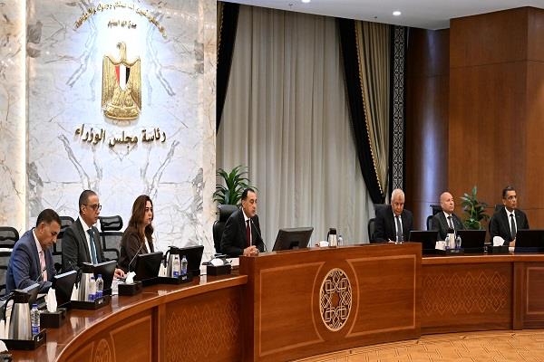 رئيس الوزراء: التوسع في إقامة المعارض والأسواق خلال المواسم والأعياد والمناسبات وتوفير الأراضي المطلوبة لذلك 