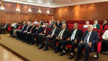 محافظ الإسماعيلية يُهنئ نائبه لحصوله على درجة دكتوراه الفلسفة في الهندسة المعمارية