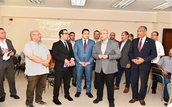 محافظ الفيوم يتابع أعمال تدريب "التحول الرقمي والذكاء الاصطناعي"  