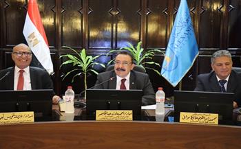 رئيس جامعة الإسكندرية يؤكد أهمية تعزيز الاهتمام بالأنشطة الطلابية ورعاية المواهب في مختلف المجالات
