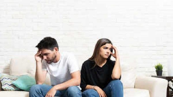 من قلة الاهتمام إلى الانسحاب.. مؤشرات تكشف تغير مشاعر شريكك تجاهك