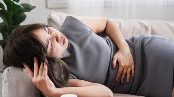 بعد سنوات من تناولها دون مشكلة.. أسباب مفاجئة وراء صعوبة هضم بعض الأطعمة