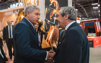 وزير السياحة والآثار يستقبل وزير الشركات الصغيرة والمتوسطة الفرنسي بالجناح المصري المُشارك بمعرض IFTM Top Resa