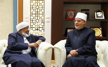 مفتي الجمهورية يبحث مع رئيس جامعة سراج الهدى الهندية تعزيز التعاون العلمي