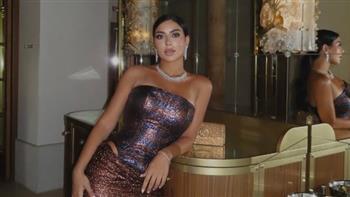 كارولين عزمي تتألق بإطلالة لافتة في أحدث ظهور لها  