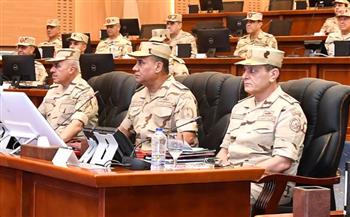  وزير الدفاع يشهد تنفيذ المرحلة الرئيسية لمشروع مراكز القيادة الاستراتيجي التعبوي بنطاق الجيش الثالث الميداني 