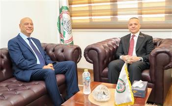 أمين البرلمان العربي ومساعد وزير الخارجية للشؤون البرلمانية يبحثان سبل تعزيز التعاون والتنسيق المؤسسي