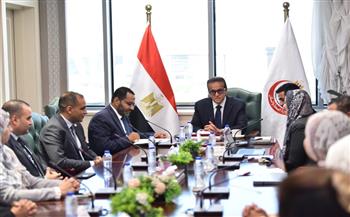وزير الصحة يجتمع بفريق الإدارة العامة للمبادرات الصحية عقب حصولها على شهادتي الأيزو في إدارة الجودة 