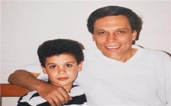 محمد إمام يستعيد ذكريات طفولته مع  الزعيم عادل إمام بصورة نادرة