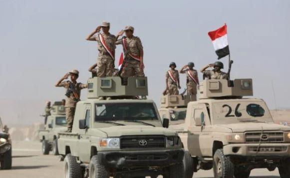 القوات المسلحة اليمنية: استهدفنا مواقع وثكنات لميليشيا الحوثي بجبهة الكدحة غربي تعز
