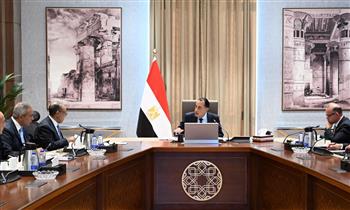 رئيس الوزراء يتابع الاستعدادات والترتيبات الجارية لاستضافة اجتماع مخصص للأعمال بالتعاون مع المنتدى الاقتصادي