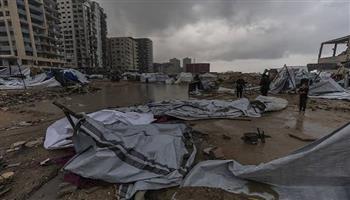 ارتفاع ضحايا انهيار بناية سكنية بمدينة غزة اليوم إلى 21 شهيدا.. والداخلية تُحذر من مئات المنازل المعرضة للسقوط