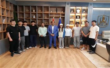 رئيس جامعة بورسعيد يستقبل 7 طلاب صينيين من جامعة شاندونغ للتدريب على اللغة العربية
