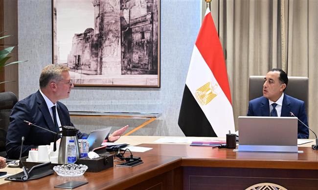 رئيس الوزراء يتابع مع وزير البترول والثروة المعدنية عدداً من ملفات العمل