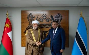 سلطنة عمان وبوتسوانا تؤكدان على التزامهما بتعزيز الشراكة وتوسيع مجالات التعاون المشترك