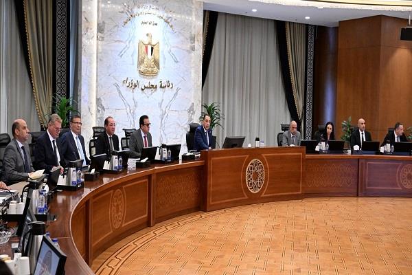رئيس الوزراء يتابع مستجدات إعداد برنامج التحول الاقتصادي الوطني