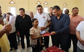 محافظ البحر الأحمر ووزير الرياضة يتفقدان مركز شباب الشلاتين ويتابعان الأنشطة المقدمة للنشء والشباب