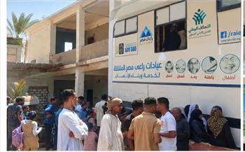 محافظ أسوان يتابع نتائج القوافل الطبية المجانية بقرى نصر النوبة