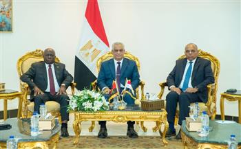 جمبلاط يستقبل وزير الدولة رئيس المكتب العسكري لرئيس أنجولا..وبناء شراكة استراتيجية بالصناعات الدفاعية والمدنية