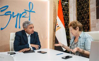 وزير السياحة والآثار يعقد لقاءات إعلامية مع ممثلي وسائل الإعلام الفرنسية خلال زيارته لباريس