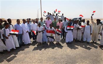 محافظ البحر الأحمر ووزير الرياضة يستمعان لمطالب أهالي ادلديب ويبحثان تطوير الخدمات