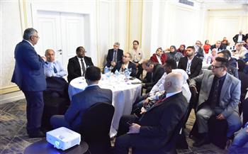 وزارة الصحة تناقش موقف المشروعات الجارية والتحديات التي تواجه تنفيذها