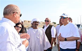 وزير الري يتفقد أعمال الحماية من السيول بمدينة مرسى علم