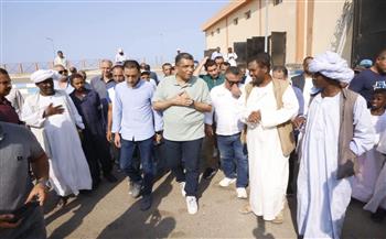 محافظ البحر الأحمر يستعرض نتائج تطوير محطة تحلية مياه حلايب بعد رفع طاقتها إلى 4.5 ألف متر مكعب يوميًا
